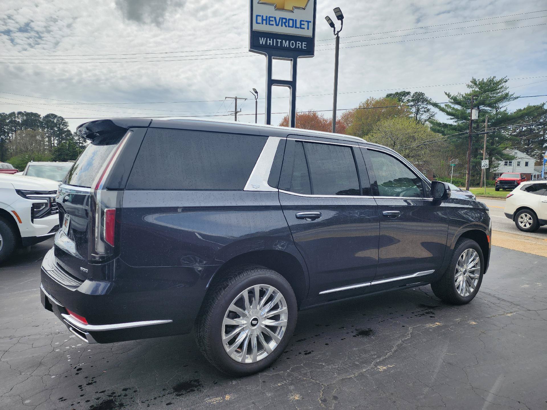 Used 2023 Cadillac Escalade Premium Luxury AWD/4WD image 4