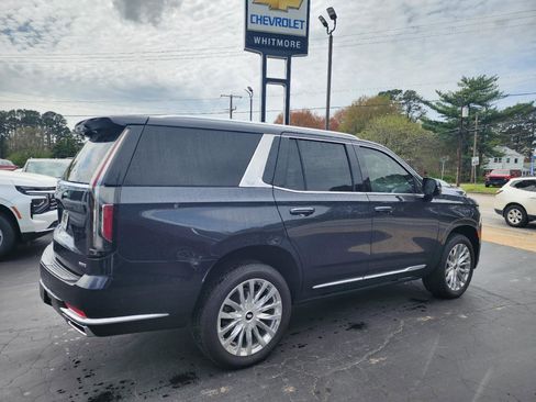 Used 2023 Cadillac Escalade Premium Luxury image 4