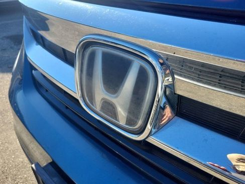 Used 2019 Honda Pilot Touring image 11