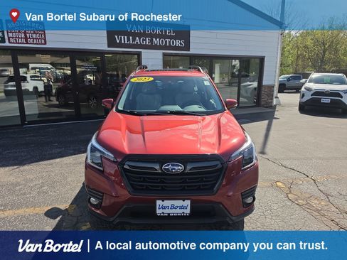 Used 2023 Subaru Forester Limited AWD/4WD image 2