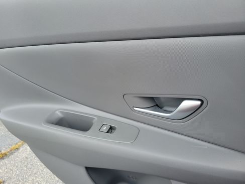 Used 2023 Hyundai Elantra SEL w/ Cargo Package FWD image 13