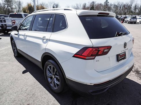 Used 2022 Volkswagen Tiguan SE w/ Panoramic Sunroof Package AWD/4WD image 4