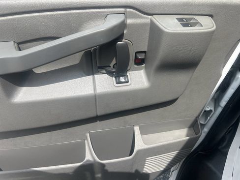 Used 2019 GMC Savana 2500 w/ Driver Convenience Package RWD image 13