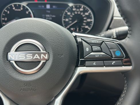 Used 2025 Nissan Altima 2.5 SV w/ SV Premium Package FWD image 26