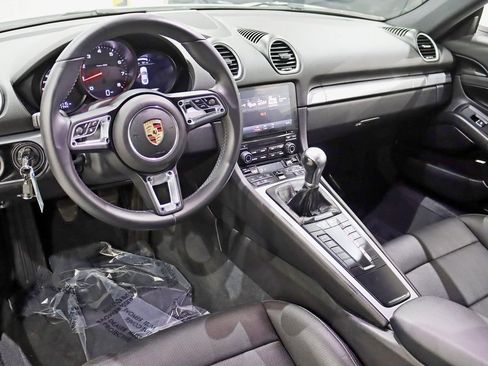 Used 2017 Porsche 718 Cayman image 13