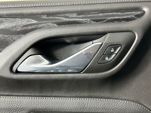 Used 2022 GMC Yukon XL Denali image 37