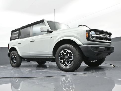 Certified 2022 Ford Bronco Outer Banks image 32
