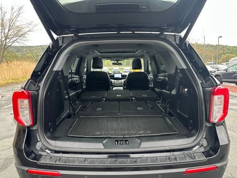 Used 2022 Ford Explorer XLT w/ Equipment Group 202A AWD/4WD image 24