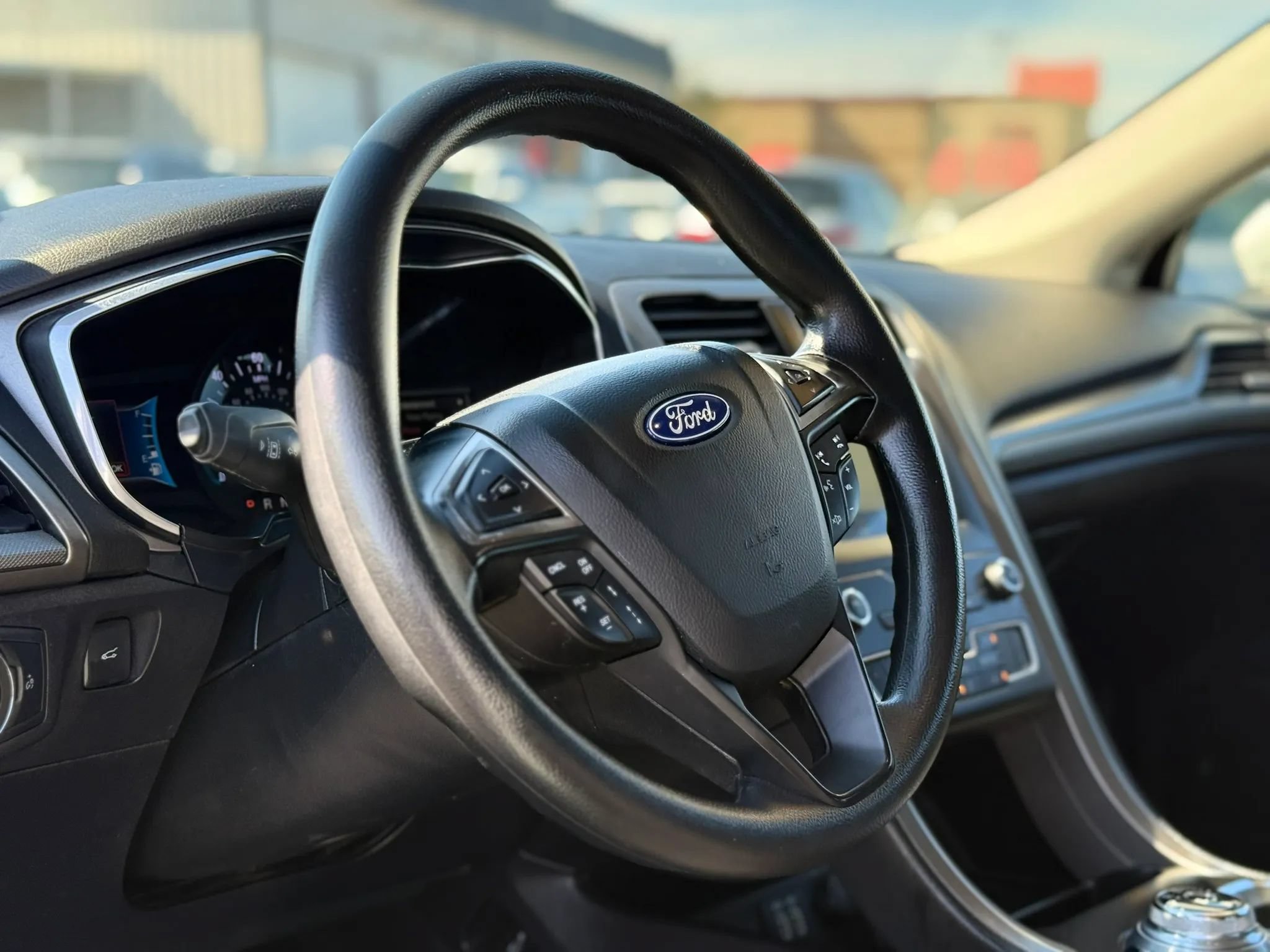 Used 2020 Ford Fusion SE FWD image 32