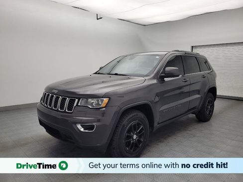 Used 2019 Jeep Grand Cherokee Laredo image 1