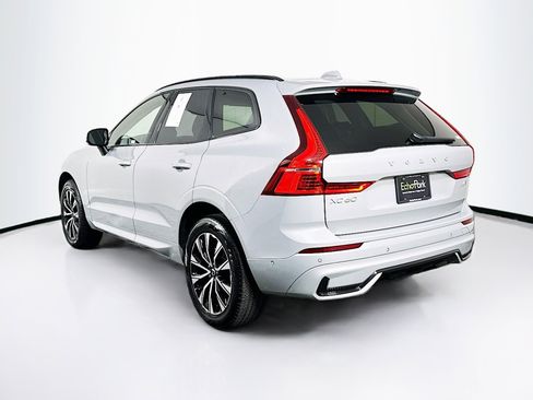Used 2025 Volvo XC60 B5 Plus image 5