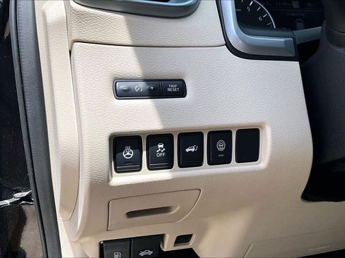 Used 2024 Nissan Murano SL FWD image 32