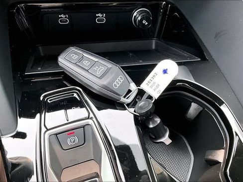 Used 2025 Audi Q5 Premium w/ Convenience Package AWD/4WD image 35