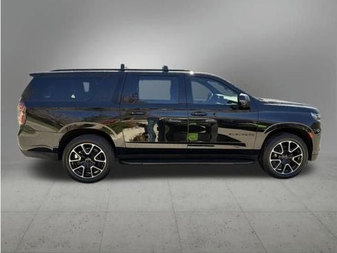 Used 2024 Chevrolet Suburban RST w/ Luxury Package AWD/4WD image 6