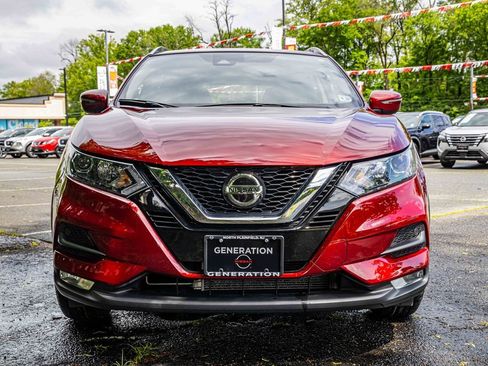Certified 2022 Nissan Rogue Sport SV image 2