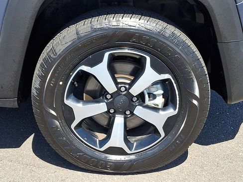 Certified 2022 Jeep Renegade Trailhawk AWD/4WD image 8