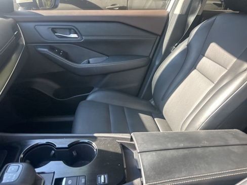 Used 2023 Nissan Rogue SV w/ SV Premium Package image 20