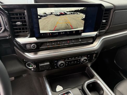 Used 2025 Chevrolet Silverado 1500 LTZ AWD/4WD image 19
