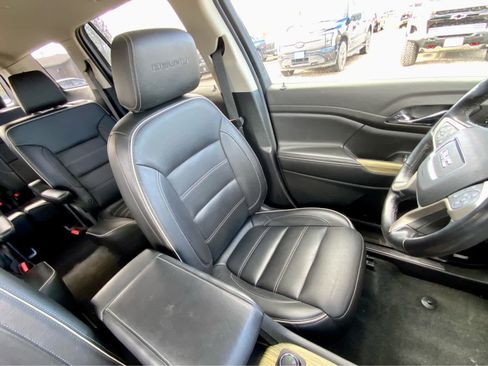 Used 2019 GMC Acadia Denali image 28