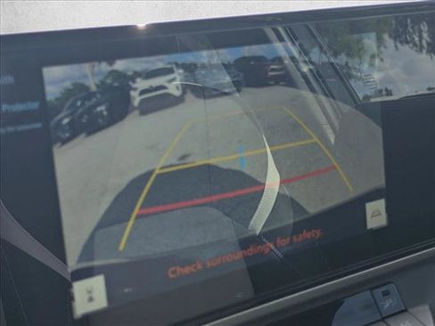 Used 2025 Toyota Camry SE FWD image 13