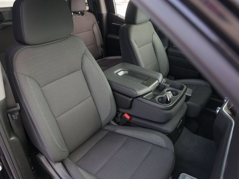 Used 2024 GMC Sierra 1500 Elevation image 32