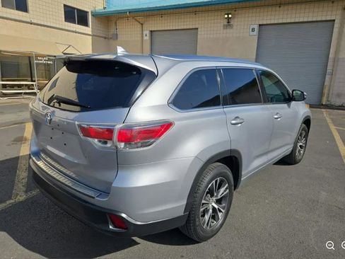 Used 2016 Toyota Highlander XLE FWD image 4