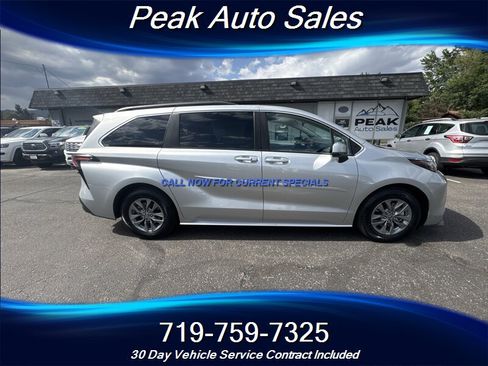 Used 2022 Toyota Sienna LE AWD/4WD image 8