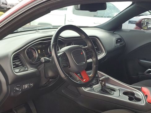 Used 2019 Dodge Challenger R/T image 10