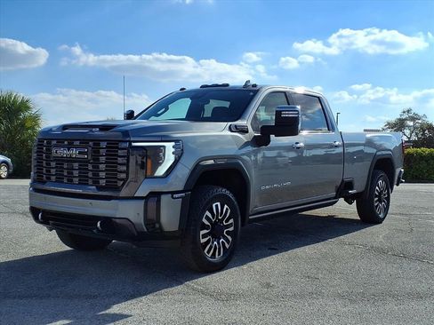 Used 2024 GMC Sierra 2500 Denali Ultimate image 3