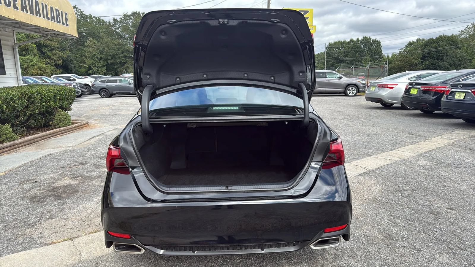 Used 2019 Toyota Avalon XLE w/ Moonroof Package FWD image 17
