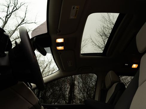 Used 2025 Honda Odyssey Elite image 36