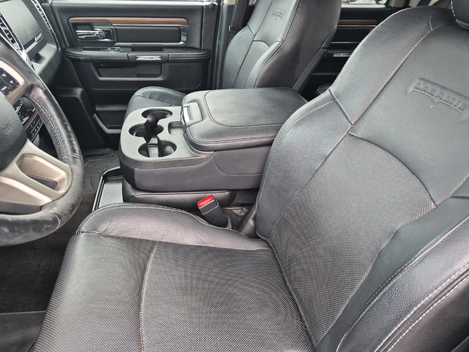 Used 2016 RAM 1500 Laramie AWD/4WD image 13