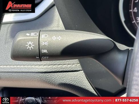 Used 2025 Toyota RAV4 LE AWD/4WD image 27