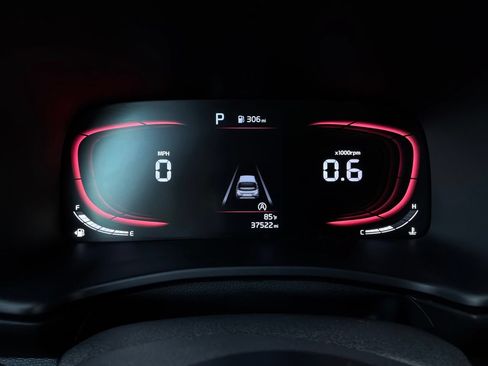 Used 2025 Kia Soul LX w/ LX Technology Package FWD image 35