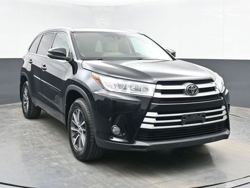 Used 2018 Toyota Highlander XLE w/ Protection Package #3 image 2