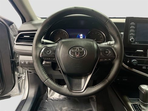 Used 2023 Toyota Camry SE image 11