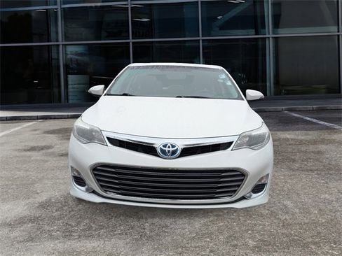 Used 2014 Toyota Avalon XLE Premium image 3