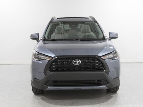 Used 2024 Toyota Corolla Cross LE image 2