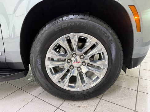 Used 2025 GMC Yukon Denali AWD/4WD image 17