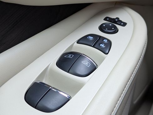 Used 2019 Nissan Murano Platinum FWD image 26