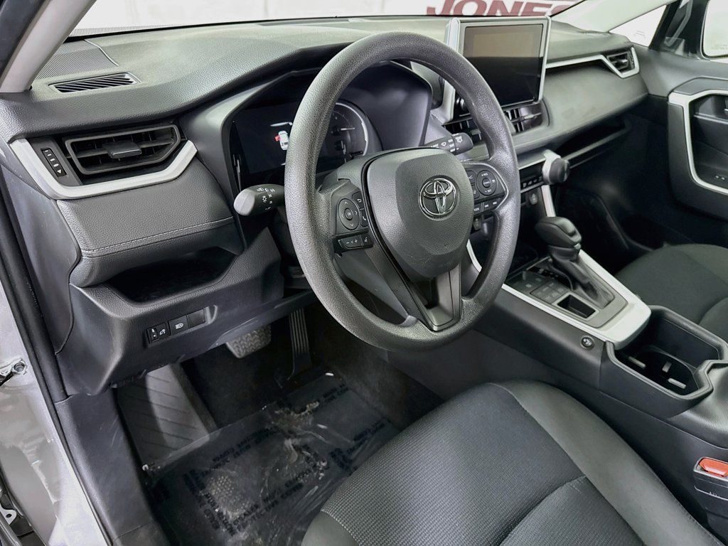 Certified 2025 Toyota RAV4 LE AWD/4WD image 18