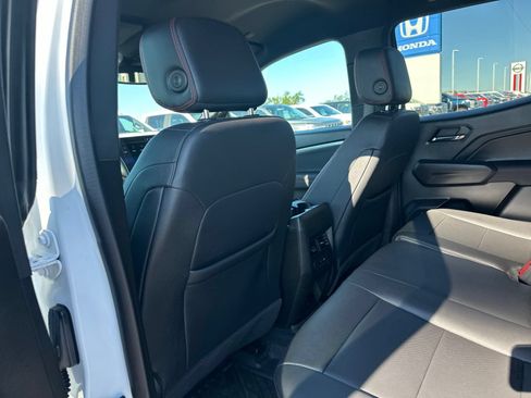 Used 2023 Chevrolet Colorado Z71 w/ Z71 Convenience Package 2 AWD/4WD image 22
