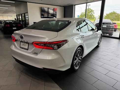 Used 2022 Toyota Camry XLE FWD image 5