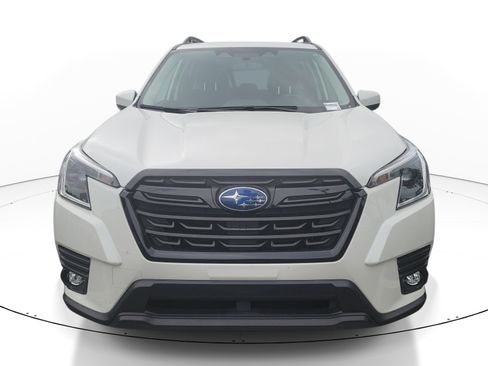 Used 2024 Subaru Forester Premium AWD/4WD image 2
