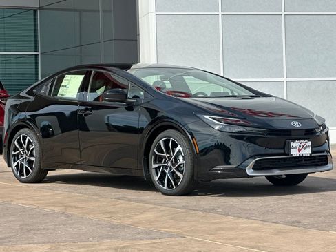New 2027 Toyota Prius Plug-In Hybrid FWD image 2