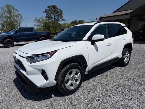 Used 2021 Toyota RAV4 XLE image 1