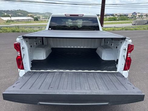 Used 2023 Chevrolet Silverado 1500 LT RWD image 15