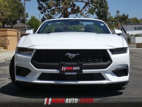 Used 2024 Ford Mustang Convertible RWD image 18