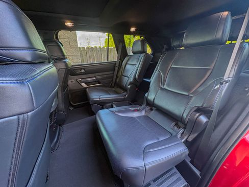 Used 2025 Toyota Sequoia Platinum AWD/4WD image 25