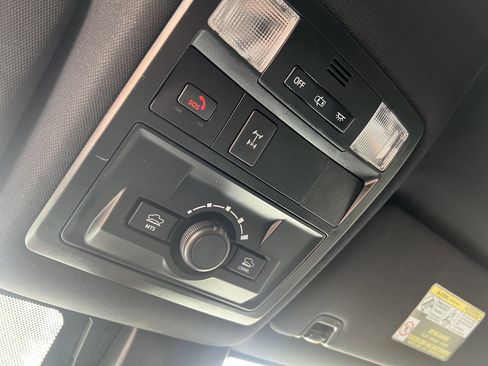 Used 2022 Toyota Tacoma TRD Off-Road w/ Technology Package image 27